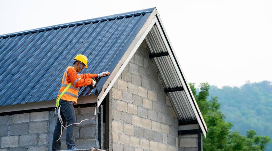 Professional gutter cleaning in Anselmo, NE